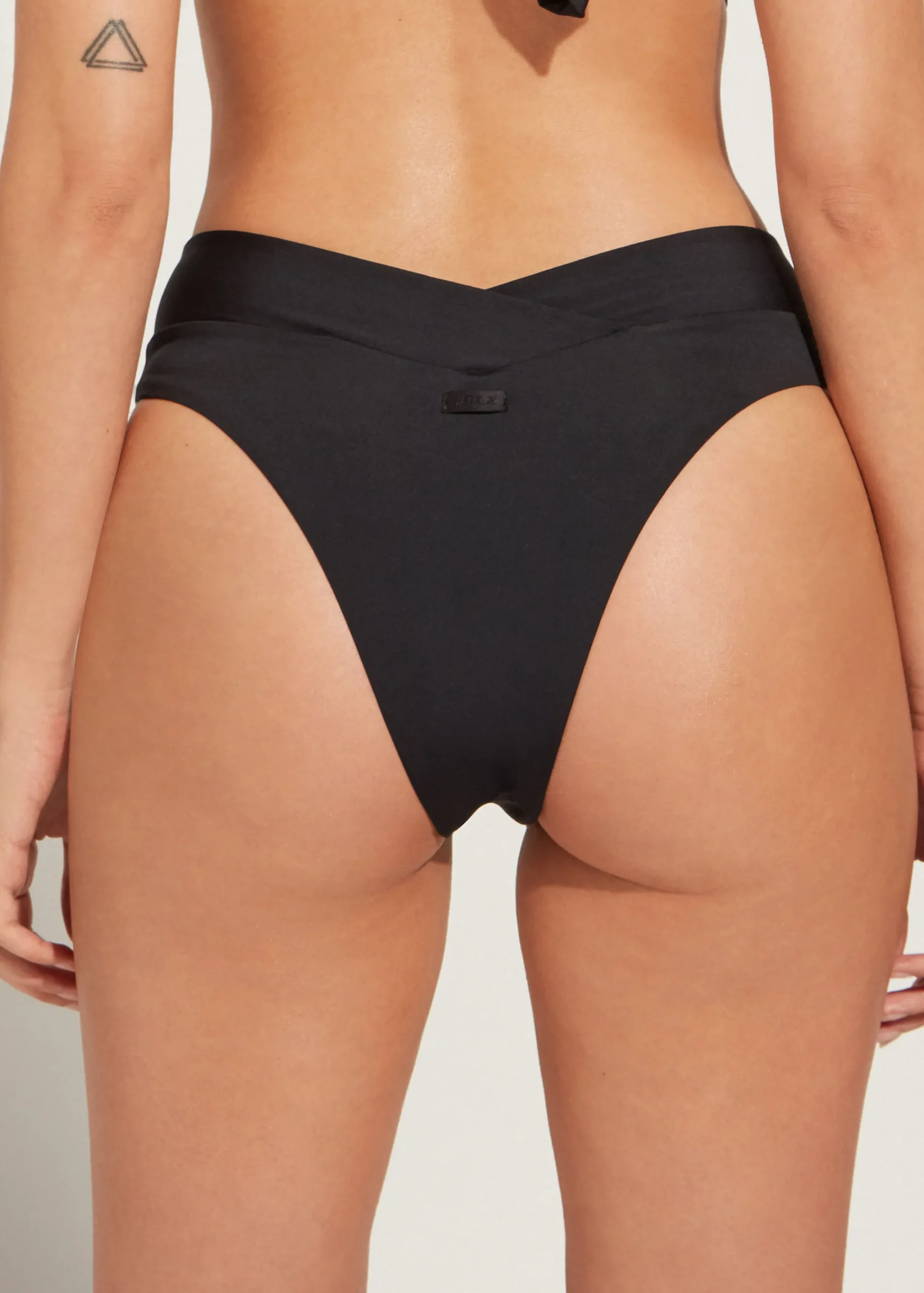Bikini^Calzedonia High-Waisted V-Cut Bikini Bottoms Indonesia 06 - Black